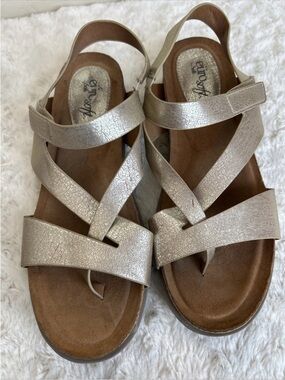 Euro Soft By Sofft Sz 10 M Gianetta Sandal Gold Adjustable Strap Slingback Shoe